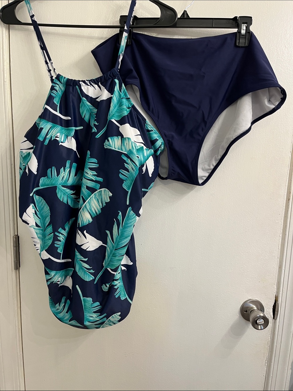 Women's Navy Tropical Leaf Two-Piece Tankini Set